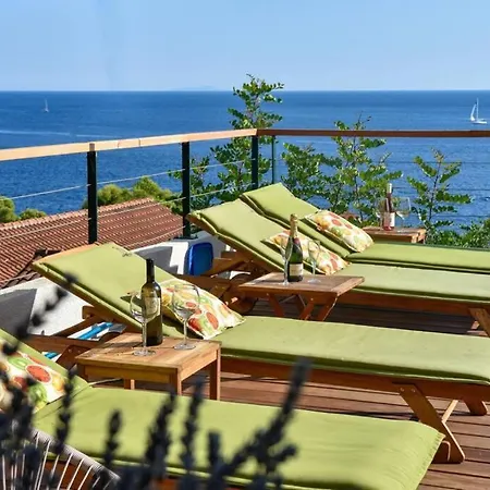 Apartmán 4 Stars With Private Pool, 100m Away From The Beach And Close To The Town Center *
