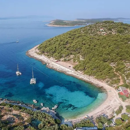 4 Stars With Private Pool, 100m Away From The Beach And Close To The Town Center