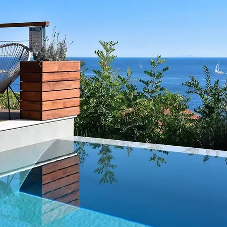 4 Stars With Private Pool, 100m Away From The Beach And Close To The Town Center *