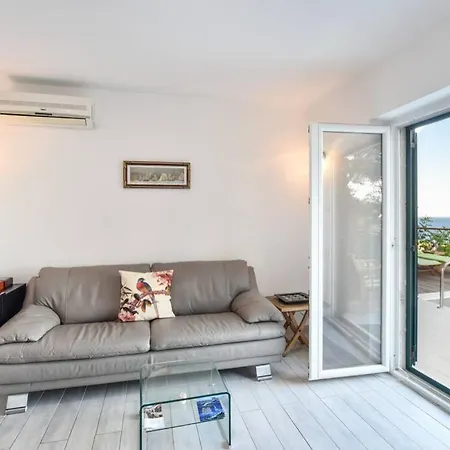 4 Stars With Private Pool, 100m Away From The Beach And Close To The Town Center * Hvar Town